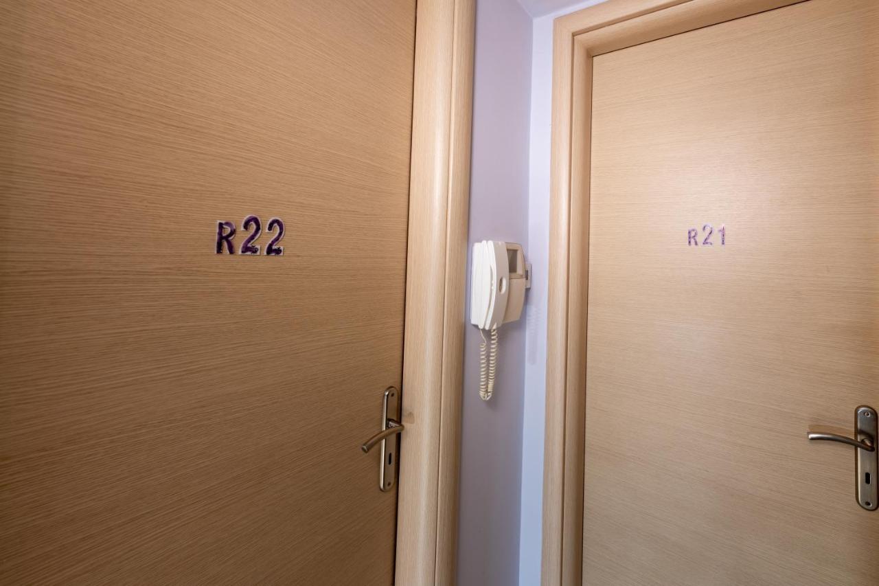 A&J Apartments Or Rooms Athens Airport Markopoulo Mesogaias Exterior photo