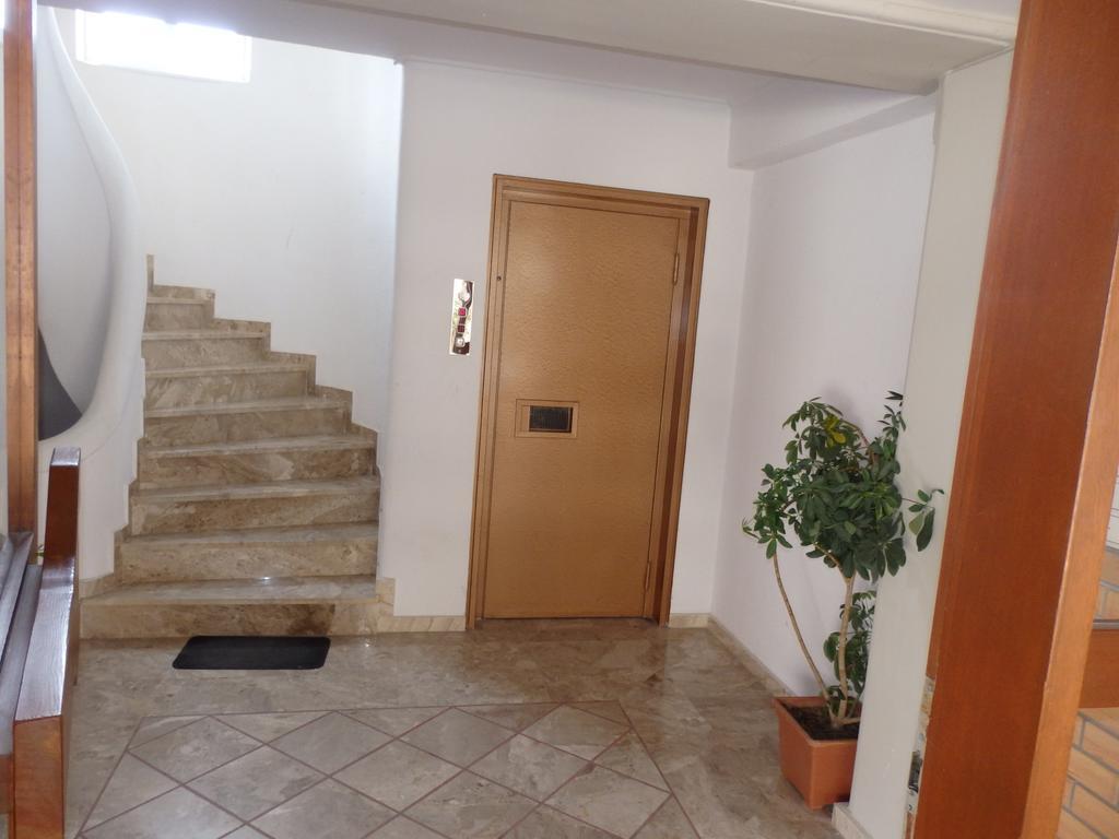 A&J Apartments Or Rooms Athens Airport Markopoulo Mesogaias Exterior photo